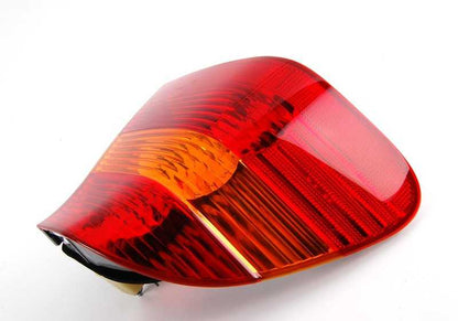 Piloto trasero lateral izquierdo OEM 63216946533 para BMW E46 (Sedán y Touring). Original BMW.