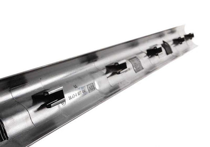 Protector inferior derecho OEM 51478165992 para BMW E36 (316i, 318i, 318is, 320i, 323i, 325i, 328i, M3). Original BMW.