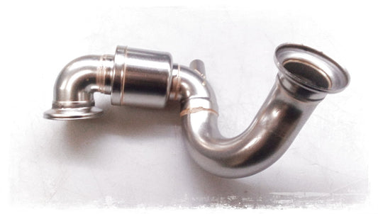Tubería de gases OEM 11717811788 para BMW E90, E91, E92, E60, E61, E63, E64, E83, E70, E71. Compatible con motores diésel 335d. Original BMW.