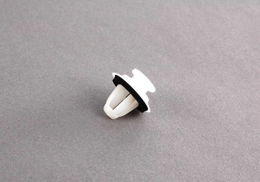 Clip con arandela de estanqueidad OEM 51137065607 para BMW Serie 2 F44, Serie 3 E91/E91N/F31/F31N/G20/G20N/G28/G28N, Serie 4 G26/G26E/G26F/G26N, Serie 5 G60/G68/G90, Serie 7 E65/E66/G70, X3 E83/E83N, Z4 E89. Original BMW.