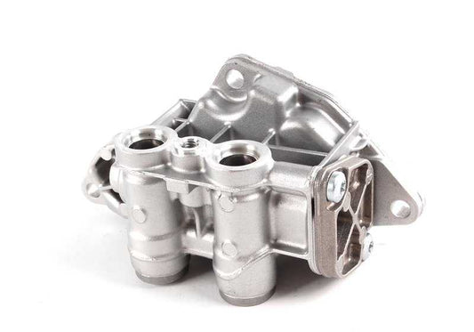 Logement de thermostat avec thermostat OEM 11427573212 pour BMW E82, E88, E90, E91, E92, E93, E60, E61, F06, F12, F02, E84, F25, E89. BMW d'origine.