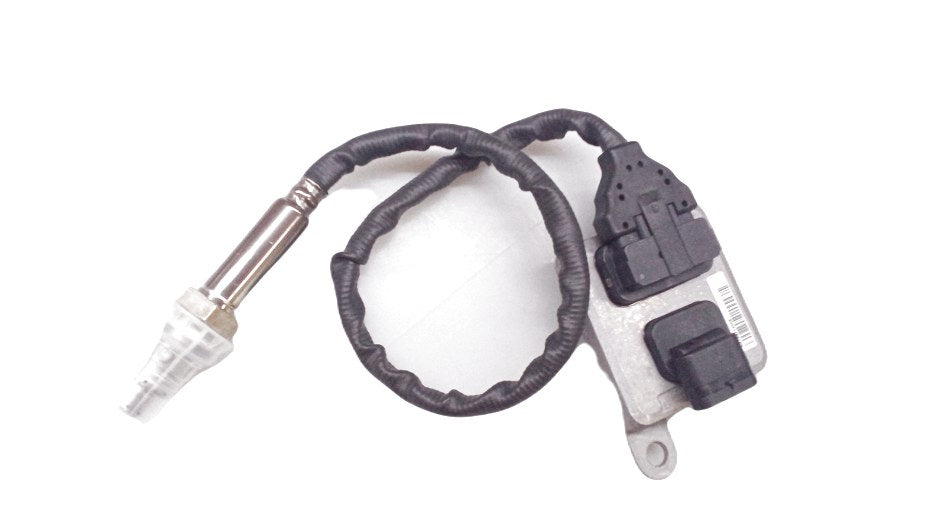 Sensor de NOx OEM 11787587130 para BMW E81, E82, E87, E88, E90, E91, E92, E93. Sensor de gases original BMW, ideal para solucionar fallos de emisiones en motores diésel. Original BMW.
