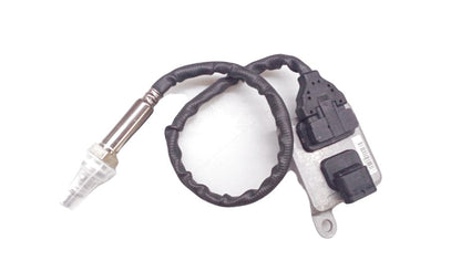Sensor de NOx OEM 11787587130 para BMW E81, E82, E87, E88, E90, E91, E92, E93. Sensor de gases original BMW, ideal para solucionar fallos de emisiones en motores diésel. Original BMW.