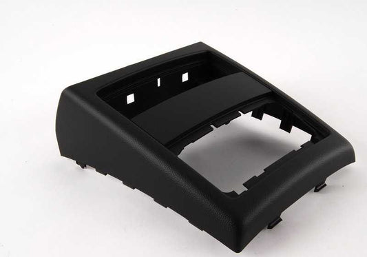 Embellecedor trasero OEM 51167145681 para BMW Serie 3 {E90, E90N, E91, E91N}. Pieza original BMW.