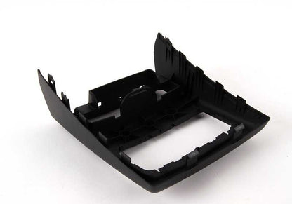 Embellecedor trasero OEM 51167145681 para BMW Serie 3 {E90, E90N, E91, E91N}. Pieza original BMW.