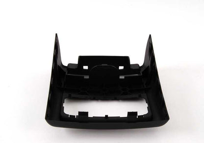Embellecedor trasero OEM 51167145681 para BMW Serie 3 {E90, E90N, E91, E91N}. Pieza original BMW.