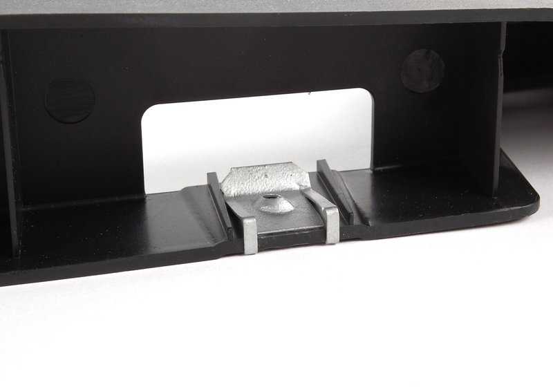 Guide d'assemblage pour la protection vaine OEM 51758044389 pour BMW E92, E93. BMW d'origine.