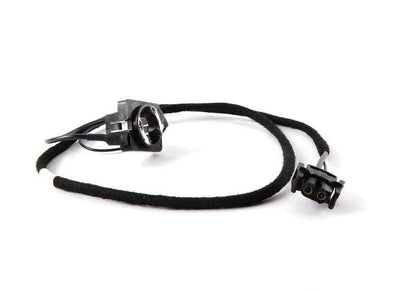 OEM 542163055 left contact connector for BMW E36 (318i, 320i, all engines and transmissions) and BMW Z3. Original BMW piece. Ideal for replacement in hard roof electrical system.