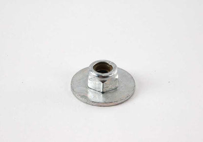 Tuerca hexagonal con arandela M6 OEM 07147155614 para BMW E81, E82, E87, E88, F20, F21, F40, F22, F23, F44, F45, F46, F87, E90, E91, E92, E93, F30, F31, F34, F80, G20, G21, F32, F33, F36, F82, F83, E60, E61, F07, F10, F11, F18, G60, G61, E63, E64, F0