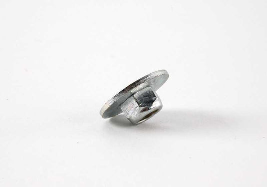 Tuerca hexagonal con arandela M6 OEM 07147155614 para BMW E81, E82, E87, E88, F20, F21, F40, F22, F23, F44, F45, F46, F87, E90, E91, E92, E93, F30, F31, F34, F80, G20, G21, F32, F33, F36, F82, F83, E60, E61, F07, F10, F11, F18, G60, G61, E63, E64, F0