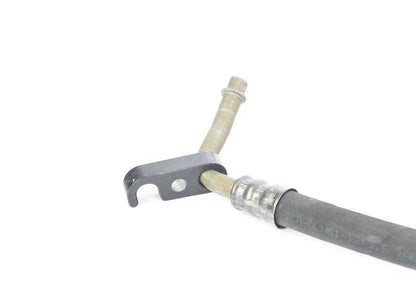 Tubo de aceite del radiador OEM 17221703011 para BMW Serie 7 E38 740i (M60, automático) modelos de 1993 a 1996. Original BMW.