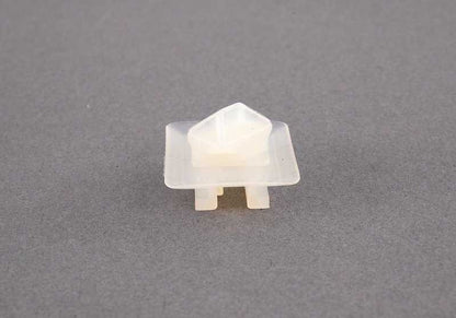 Supporto di connessione Blanite OEM 61131378997 per BMW E82, E87, E88, F20, F21, F52, F70, F22, F23, F45, F46, G42, U06, E30, E36, E46, E90, E91, E92, E93, F30, F31, F31, G20 G28, F32, F33, F36, G22, G23, G26, E34, E39, E60, E61, F07, F10, F11, F1