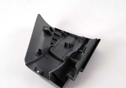 Gli incoraggianti destra coprono OEM 51438240798 per BMW E46 318CI (tutti BP71, BP72, BP81, BP82, BW71, BW72, BW81, BW81, BW82, BY71, BY72). BMW originale.