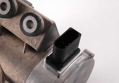 Bomba de agua eléctrica OEM 11517586925 para BMW E81, E82, E87, E88, E90, E91, E92, E93, E60, E61, E63, E64, E65, E66, E84, E83, E70, E85, E86, E89. Original BMW.