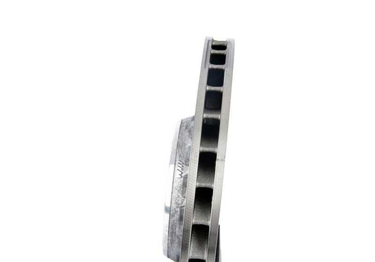 Disque de frein ventilé et perforé (à gauche) OEM 34117991101 pour BMW F90, F91, F92, F93. BMW d'origine.