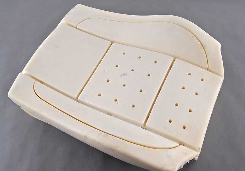 Respaldo derecho asiento OEM 52108266700 para BMW E46 318Ci {BP71,BP72,BP81,BP82,BW71,BW72,BW81,BW82,BY71,BY72}. Repuesto original BMW.
