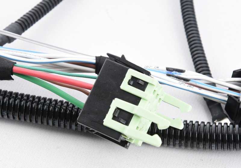 Cableado módulo encendido motor OEM 12517558155 para BMW E70 X5 4.8i (N62T) Automático 4x4 (2006-2010). Original BMW.
