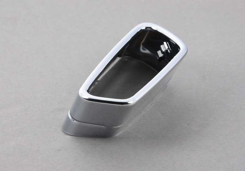 Izquierdo OEM CHOMED ENCELIANTE 18308631958 PARA BMW G30, G31, G38, G32, G11. Compatível com pacotes matenâmicos. BMW original.