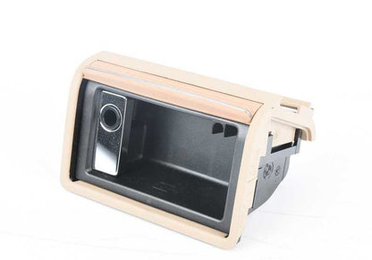 Cenicero trasero OEM 51168258282 para BMW E46. Color beige claro con cromo. Original BMW.