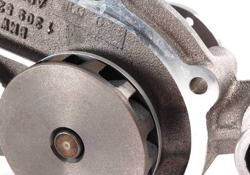 Bomba de agua OEM 11511315211 para BMW E30 (316i, 318i, 320i, 323i, 325i, M3). Original BMW.
