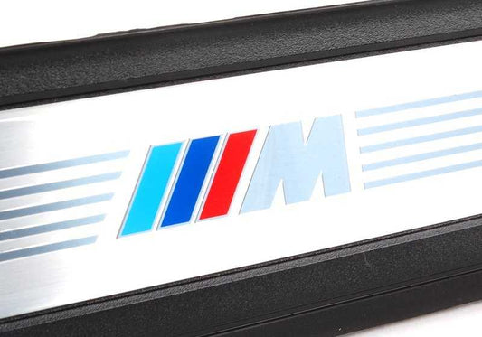 Ingresso frontale destro Embella OEM 51477907152 per BMW E90, E91. BMW originale.