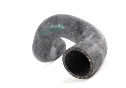 Manguera de refrigeración OEM 11531309680 para BMW E30. Original BMW. Ideal para solucionar fugas o renovar el sistema de refrigeración de tu vehículo.