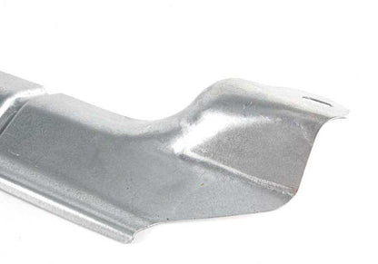 Protetor térmico OEM 16111179429 para BMW E30 316i com motor M10 (modelos manuais e automáticos, tração traseira, 1982-1988). Peça original da BMW.