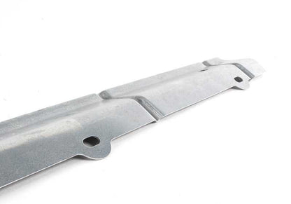 Protetor térmico OEM 16111179429 para BMW E30 316i com motor M10 (modelos manuais e automáticos, tração traseira, 1982-1988). Peça original da BMW.