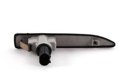 Luces intermitentes adicionales blancas derecha para BMW Serie 7 E65, E66 (OEM 63137164758). Original BMW.