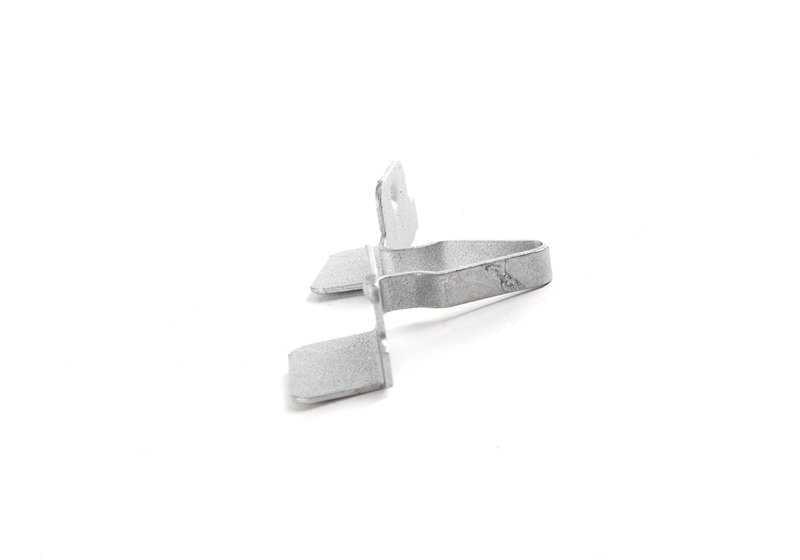 Clip de sujeción OEM 07147124761 para BMW Z4 E85 y E86. Original BMW.