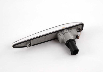 Luces intermitentes adicionales blancas derecha para BMW Serie 7 E65, E66 (OEM 63137164758). Original BMW.