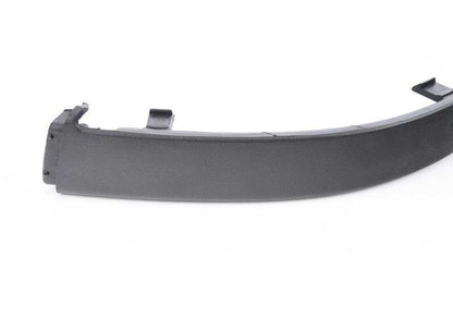 Moldura trasera derecha para BMW E39 (OEM 51128184512). Original BMW