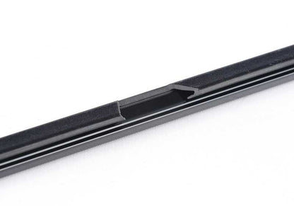 Cubierta exterior trasera derecha puerta OEM 51227897666 para BMW E60 (520d) todos los modelos compatibles. Color negro brillo. Original BMW.