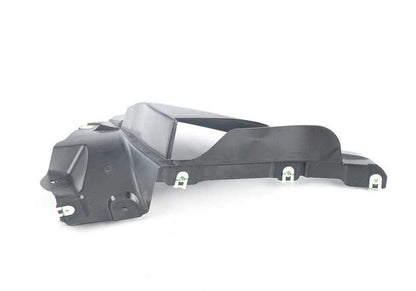 Cubierta inferior del paso de rueda delantero izquierdo OEM 51718059317 para BMW X6 F16 (sDrive35i, xDrive28i, xDrive30d, xDrive35i). Original BMW.