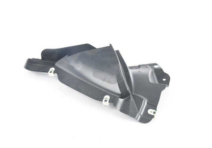 Cubierta inferior del paso de rueda delantero izquierdo OEM 51718059317 para BMW X6 F16 (sDrive35i, xDrive28i, xDrive30d, xDrive35i). Original BMW.