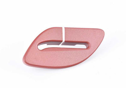 Embellecedor salida cinturón derecho OEM 52207266304 para BMW F12, F12N, F13, F13N. Color rojo vermillion. Original BMW.
