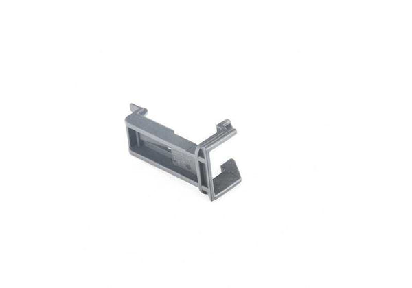 Clip de fijación OEM 17117588013 para BMW F10, F06, F12, F13, F01, F02, F04. Original BMW.