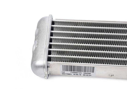 Enfriador de aceite de la caja de cambios OEM 17212284241 para BMW F10, F06, F12, F13. Original BMW.
