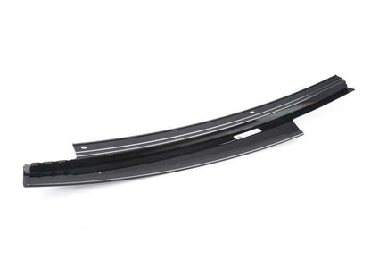 Moldura de marco de ventana pilar B puerta delantera izquierda OEM 51337317789 para BMW F16, F86. Original BMW.