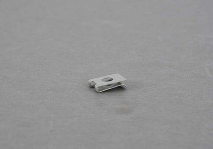 Tuerca C-Clip para BMW F25, F26 (OEM 51129901636). Original BMW