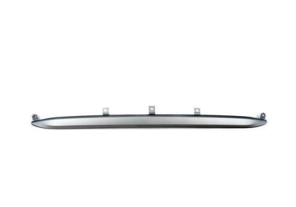 Embellecedor trasero parachoques OEM 51777238461 para BMW X3 F25 (sDrive18d, xDrive20d, xDrive20i) 2010–2017. Compatible con variantes manuales y automáticas. Original BMW.