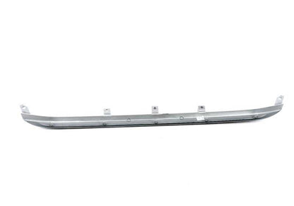 Embellecedor trasero parachoques OEM 51777238461 para BMW X3 F25 (sDrive18d, xDrive20d, xDrive20i) 2010–2017. Compatible con variantes manuales y automáticas. Original BMW.