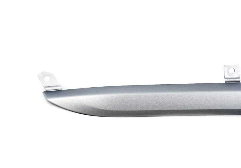 Embellecedor trasero parachoques OEM 51777238461 para BMW X3 F25 (sDrive18d, xDrive20d, xDrive20i) 2010–2017. Compatible con variantes manuales y automáticas. Original BMW.