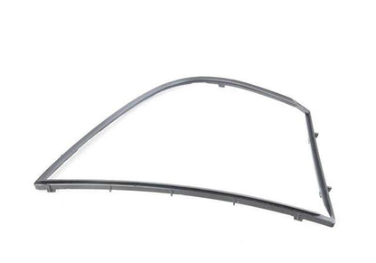 Befestigung des linken festen Seitenfensters für BMW 5 E60, E60N (OEM 51357067073). Original BMW