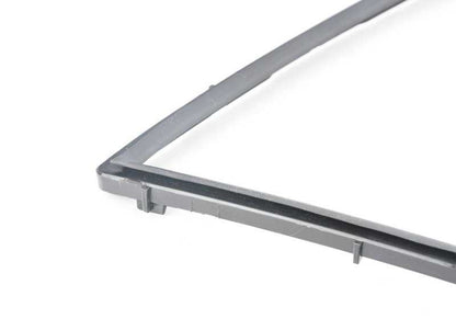 Befestigung des linken festen Seitenfensters für BMW 5 E60, E60N (OEM 51357067073). Original BMW