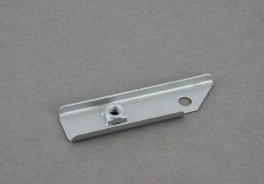 Soporte de tubería de aceite OEM 17211712232 para BMW E34, E32. Original BMW.