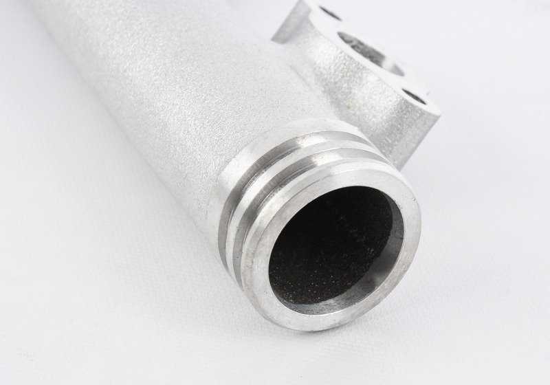 Tubería de líquido refrigerante OEM 11531304113 para BMW M1 E26, Serie 5 E28, Serie 6 E24… y más. Original BMW.