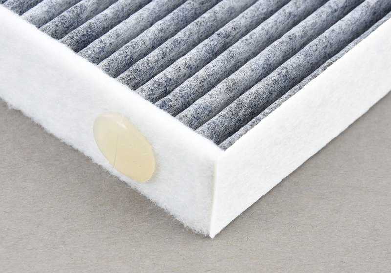 Filtre de carbone à microfiltre / carbone actif pour BMW F45, F46, I01, F48, F49 Series 2 (OEM 64116823725). BMW d'origine.