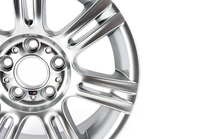 Wheels Wheels Star Design 124 OEM 36116775645 per la serie BMW 5 (E60, E61). BMW originale.