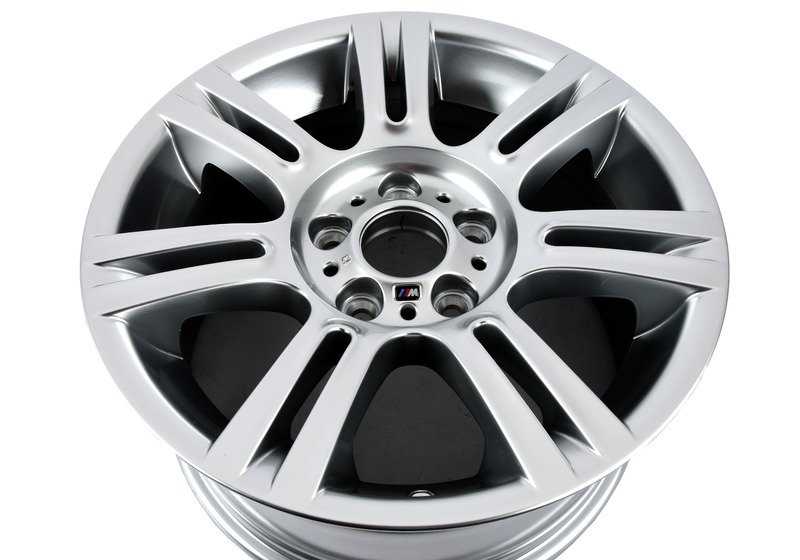 Wheels Wheels Star Design 124 OEM 36116775645 per la serie BMW 5 (E60, E61). BMW originale.